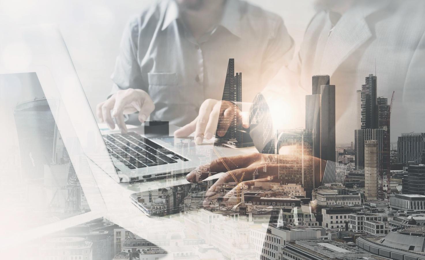 Analisi dati SEO durante una sessione del corso